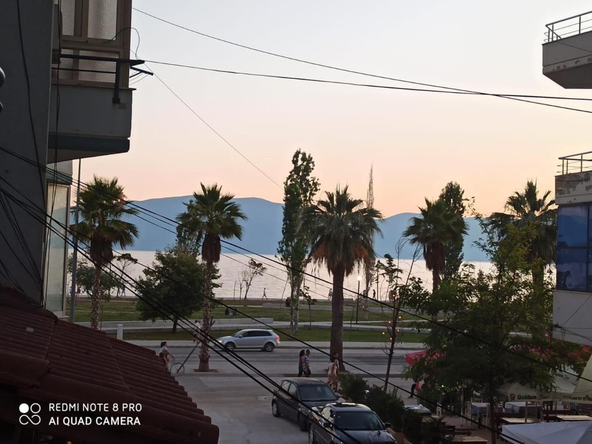 Vivi La Tua Vacanza Con L'Appartamento 1 Di Ervin! Enjoy Your Holiday With Ervin'S Apartment 1! Vlore Exterior photo