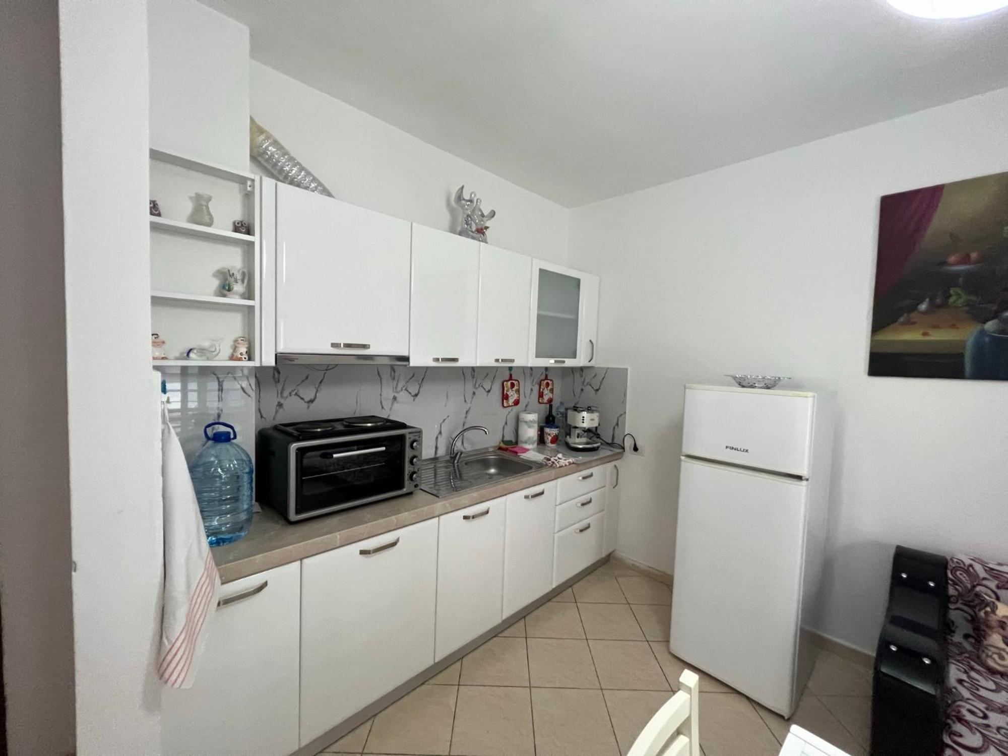 Vivi La Tua Vacanza Con L'Appartamento 1 Di Ervin! Enjoy Your Holiday With Ervin'S Apartment 1! Vlore Exterior photo